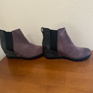 Sorel Joan of Arctic Wedge Chelsea Boots Excellent Condition